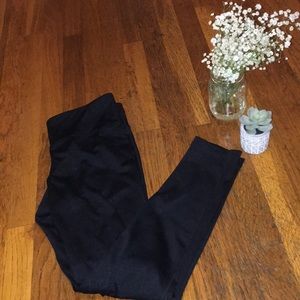 NWOT KIRKLAND BLACK LEGGINGS